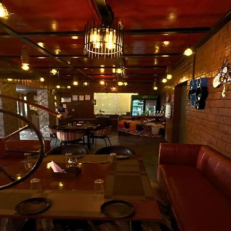 Hotel Runway Inn Pura Raghunāth Dış mekan fotoğraf