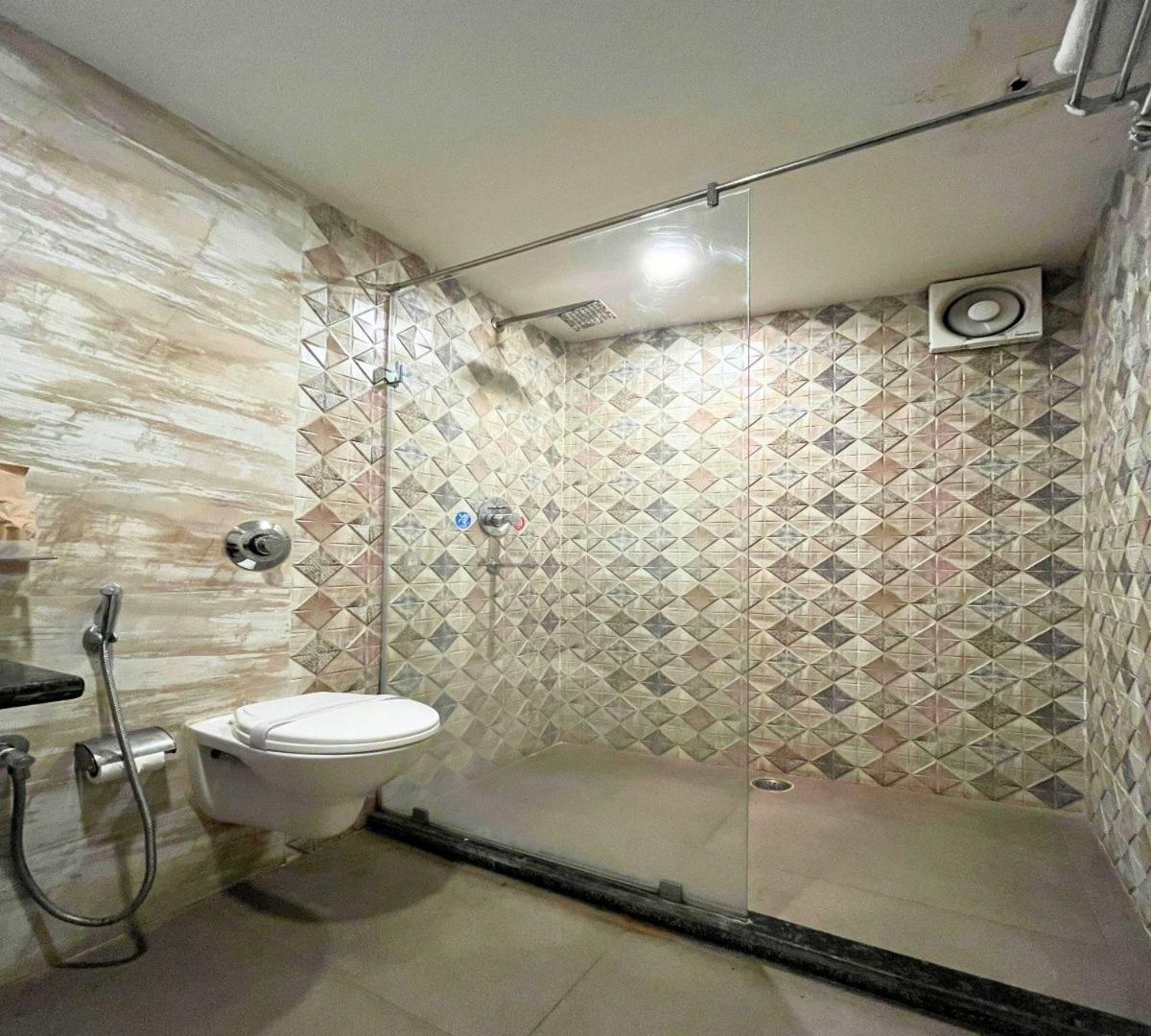 Hotel Runway Inn Pura Raghunāth Dış mekan fotoğraf