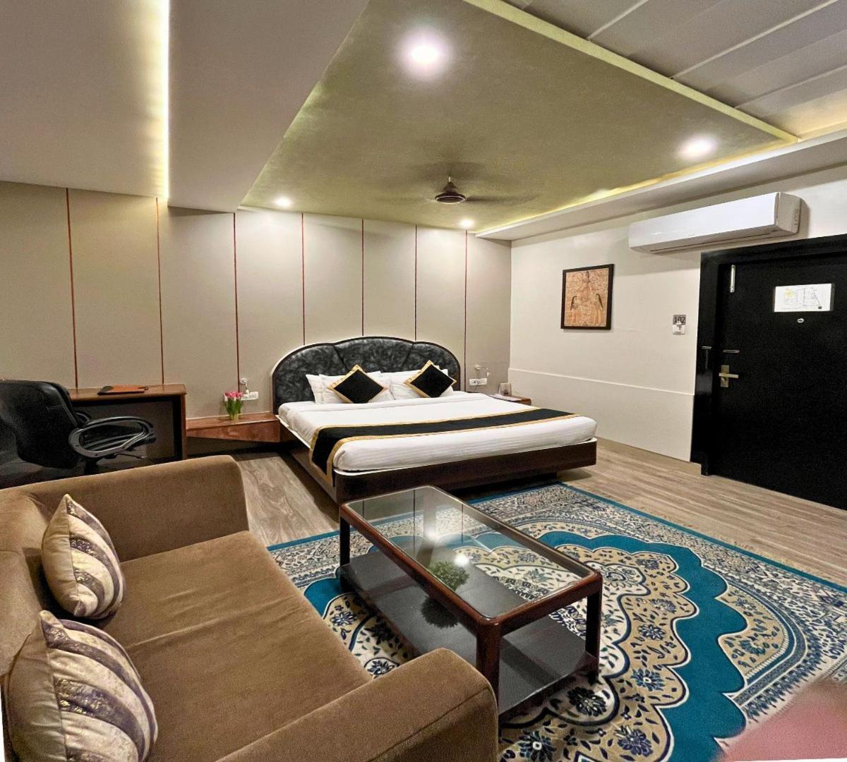 Hotel Runway Inn Pura Raghunāth Dış mekan fotoğraf