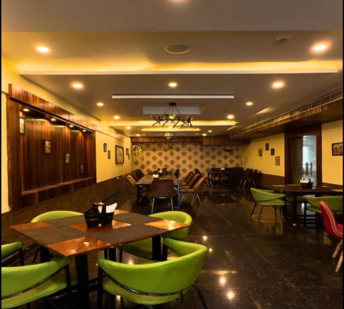 Hotel Runway Inn Pura Raghunāth Dış mekan fotoğraf