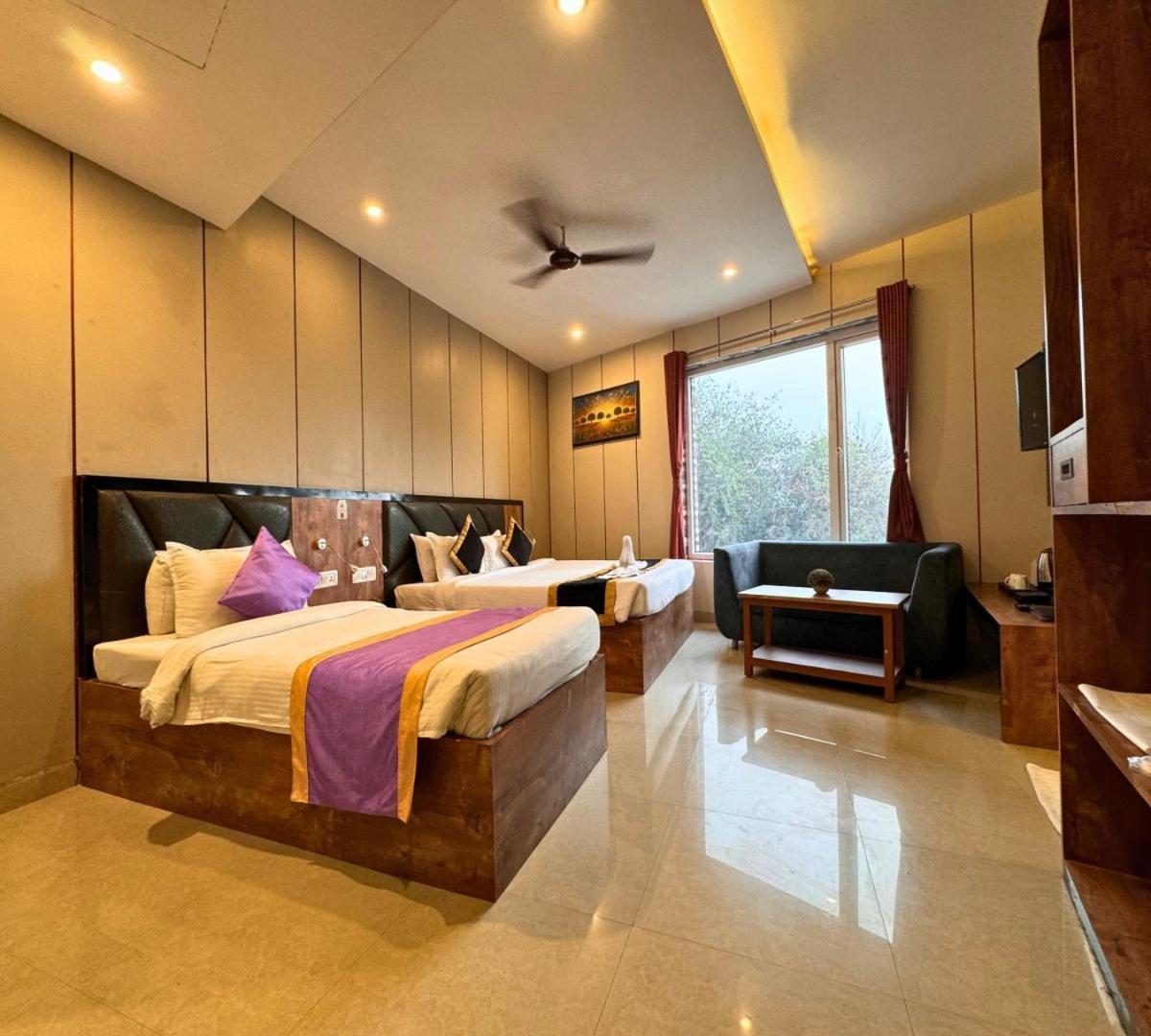 Hotel Runway Inn Pura Raghunāth Dış mekan fotoğraf