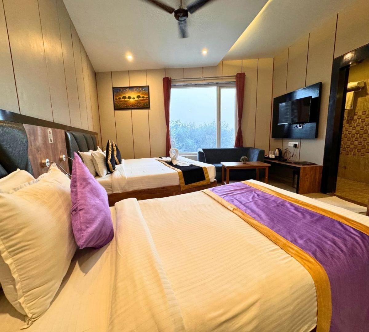 Hotel Runway Inn Pura Raghunāth Dış mekan fotoğraf