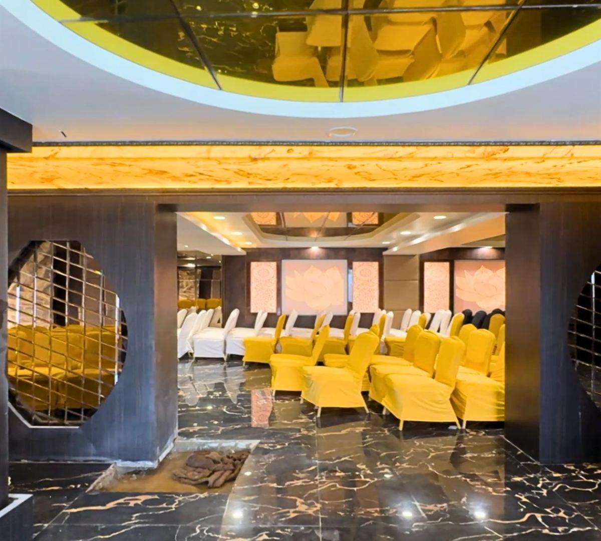 Hotel Runway Inn Pura Raghunāth Dış mekan fotoğraf
