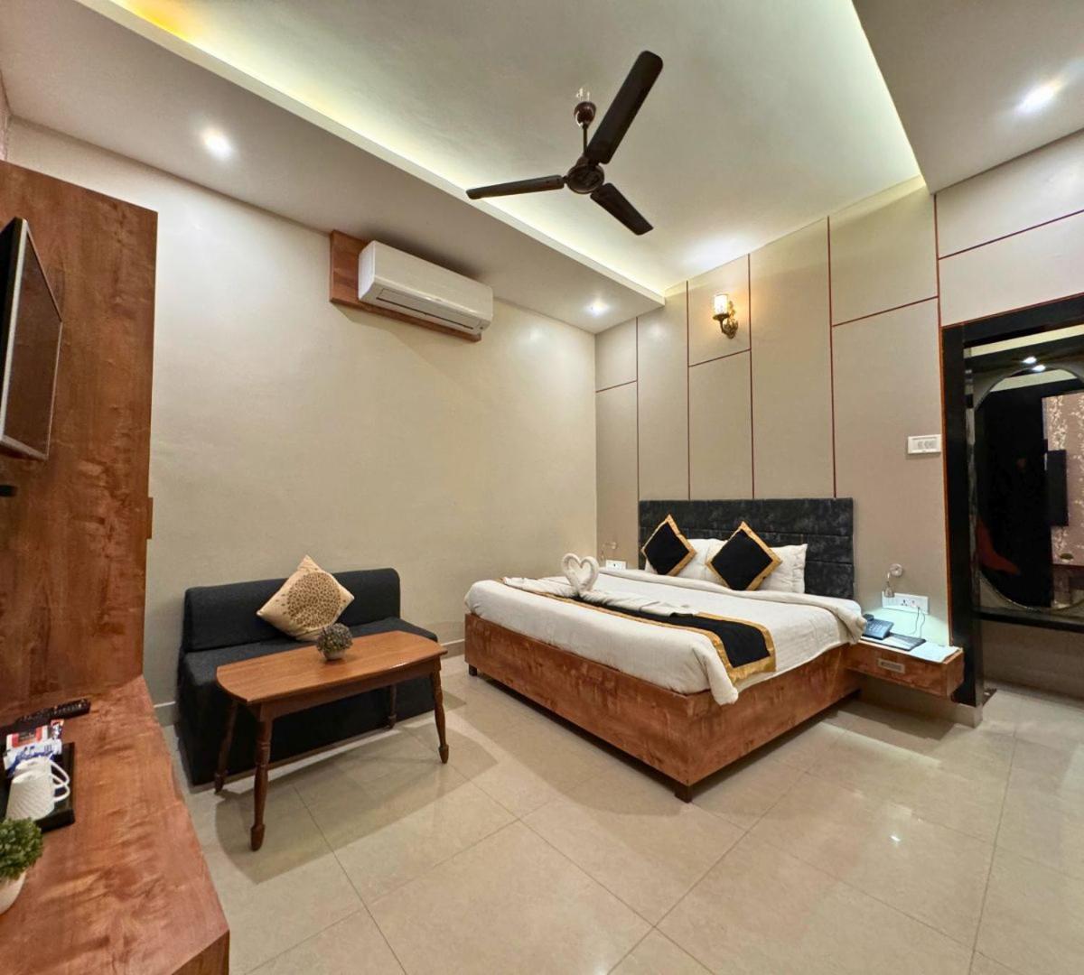 Hotel Runway Inn Pura Raghunāth Dış mekan fotoğraf