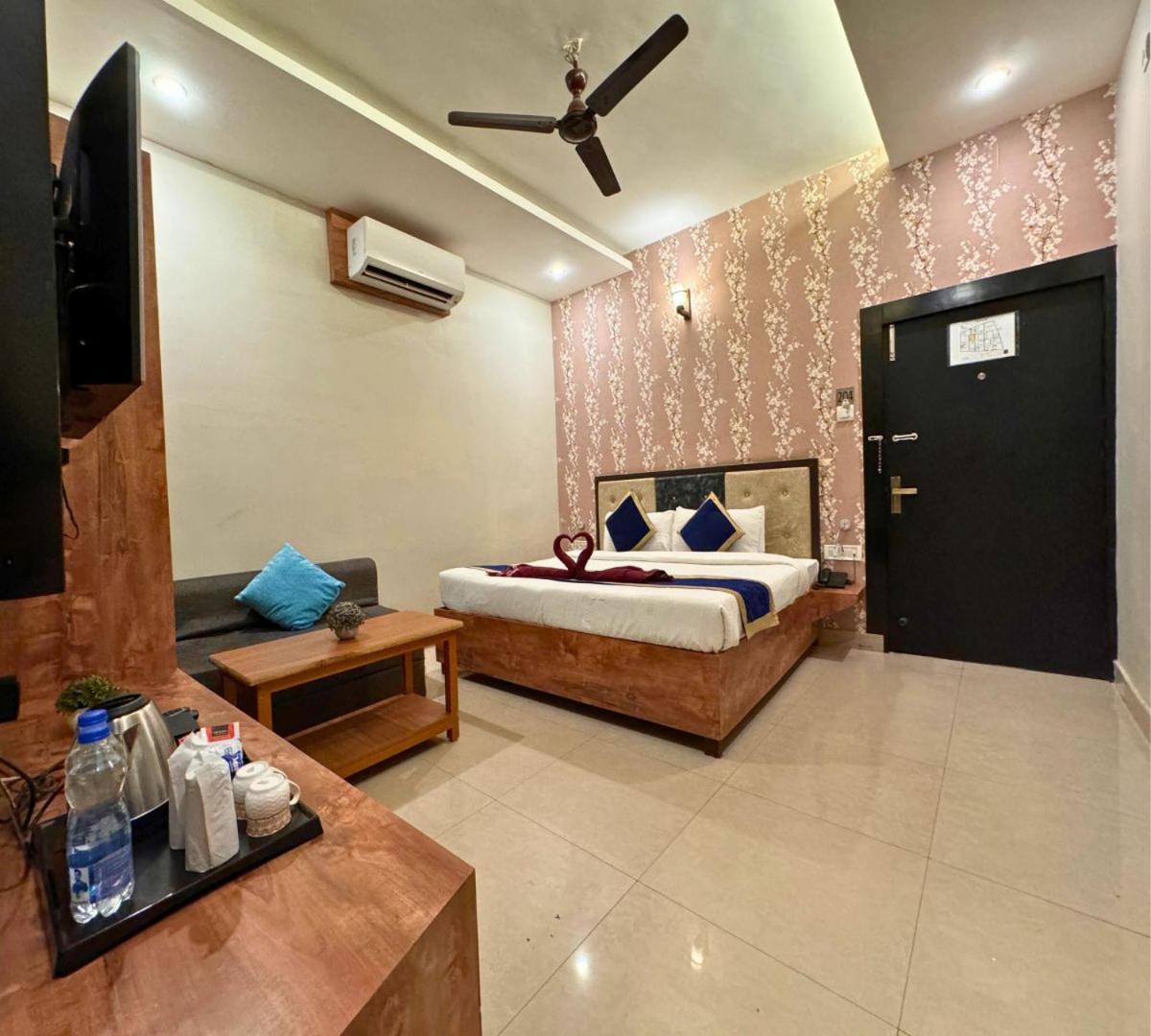 Hotel Runway Inn Pura Raghunāth Dış mekan fotoğraf