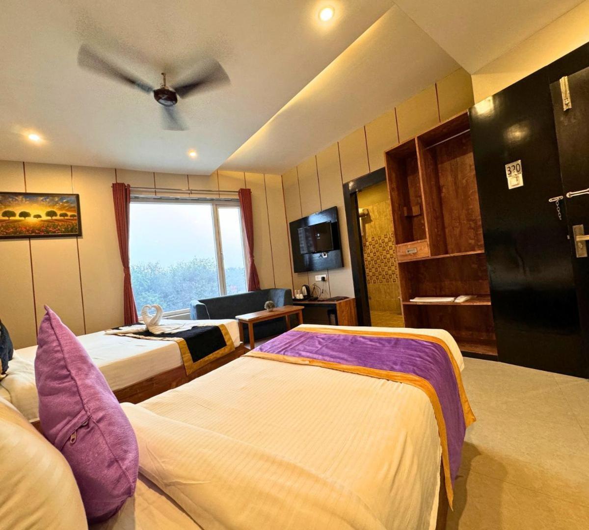 Hotel Runway Inn Pura Raghunāth Dış mekan fotoğraf